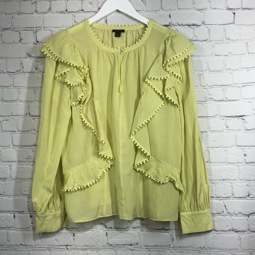 Ann Taylor top ruffles Ligth green more yellowish